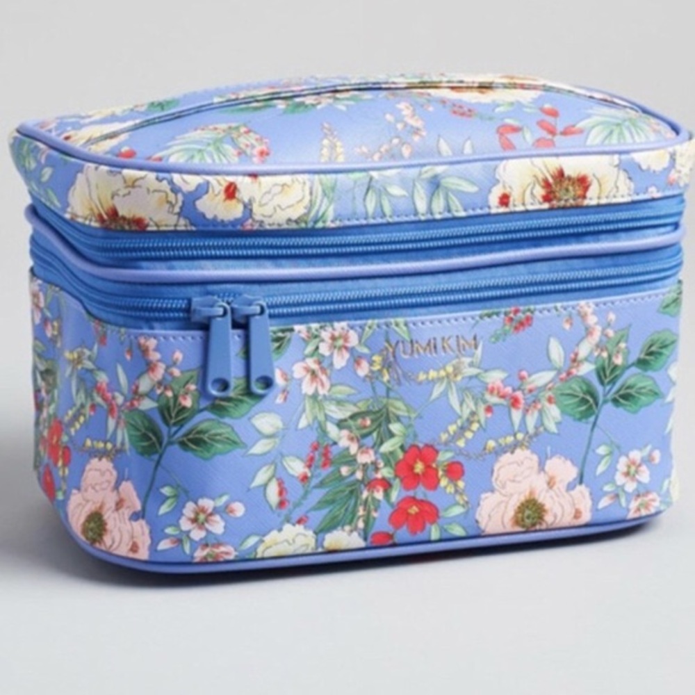 Yumi Kim Makeup Train